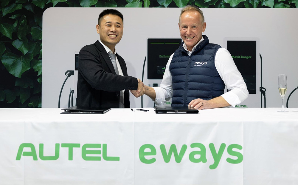 Ting Cai, CEO of Autel Europe and Niclas Sahlgren, CEO of Eways