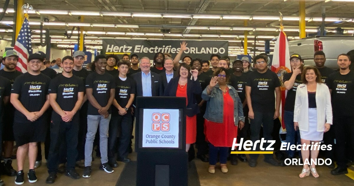 Hertz CEO and chair Stephen Scherr joins City of Orlando Mayor Buddy Dyer, Orange County Public School Leaders, and students from Orange Technical College to celebrate the launch of Hertz Electrifies Orlando