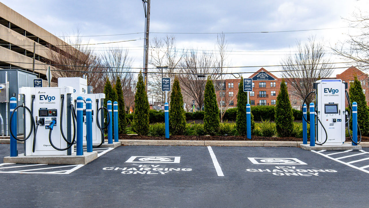 EVgo's Kroger Brewers Yard fast charging station in Columbus, OH. Photo: Business Wire