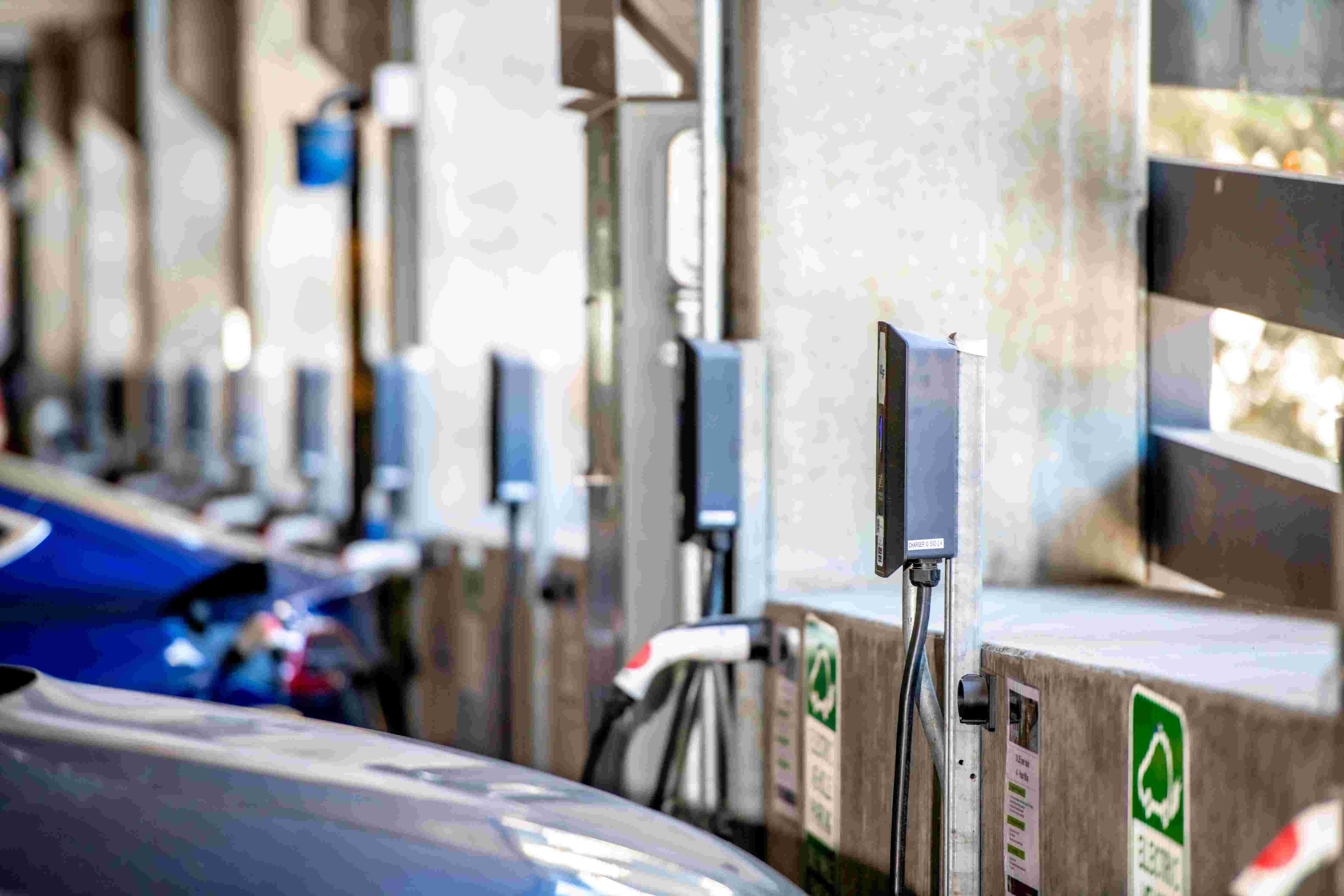 PowerFlex X includes intelligent algorithms, called Adaptive Load Management (ALM), that distribute and balance energy usage across EV charging networks to mitigate spikes in electricity demand. Photo: PowerFlex