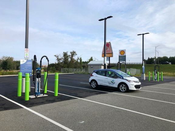 The first of Québec’s new charging stations featuring dynamic power capability will be installed at the St-Hubert restaurant, a founding member of the Electric Circuit. Photo: Kempower