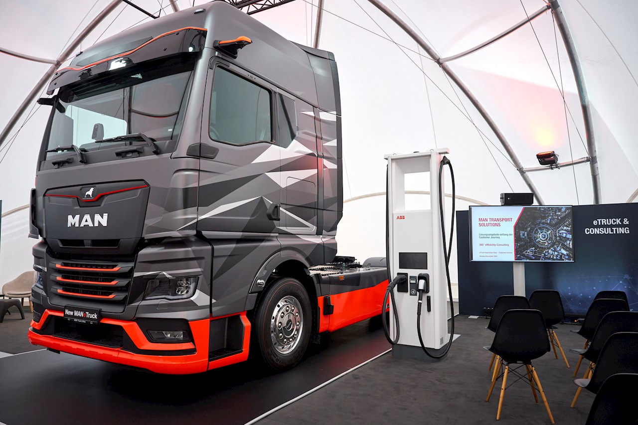 The new MAN eTruck next to an ABB E-mobility charging station. Photo: MAN Truck & Bus