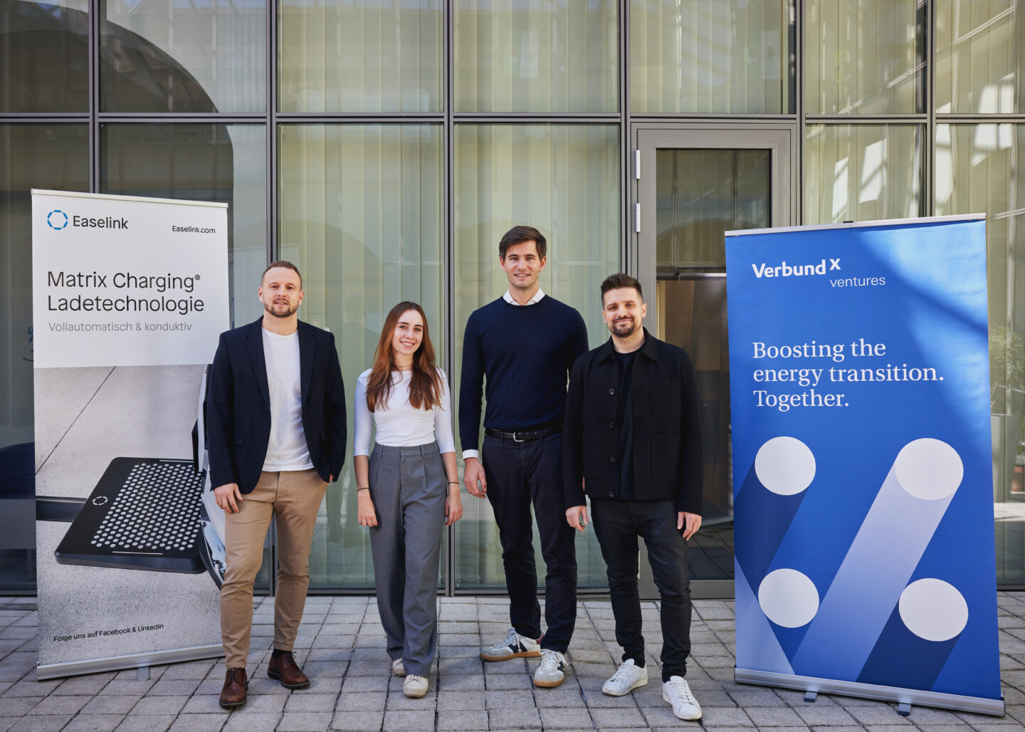 From left to right: Gregor Eckard (Easelink), Sara Toth (Verbund X), Hermann Stockinger (Easelink), Peter Schiff (Verbund X). Photo: Easelink