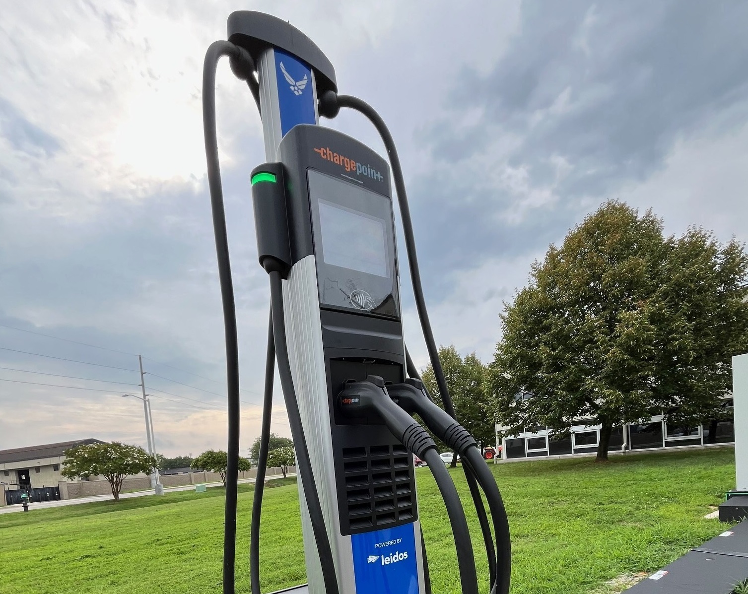 A Leidos EV Charger deployed to electrify DAF non-tactical fleet vehicle missions. Photo: Leidos