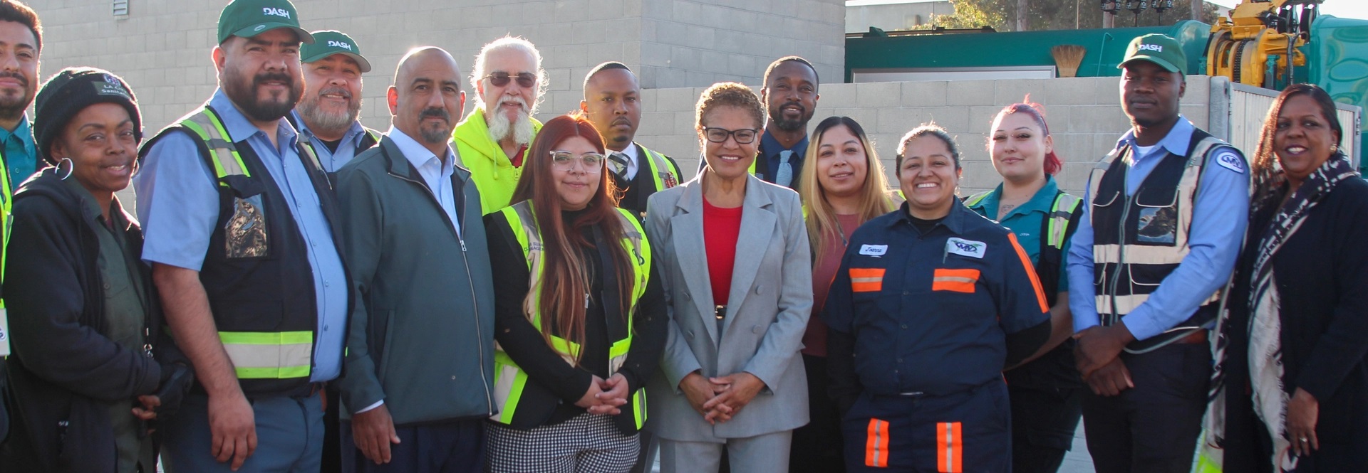 Los Angeles Mayor Karen Bass met with environmental leaders in Downtown Los Angeles this week to announce more EV infrastructure expansion. Image: The City of Los Angeles