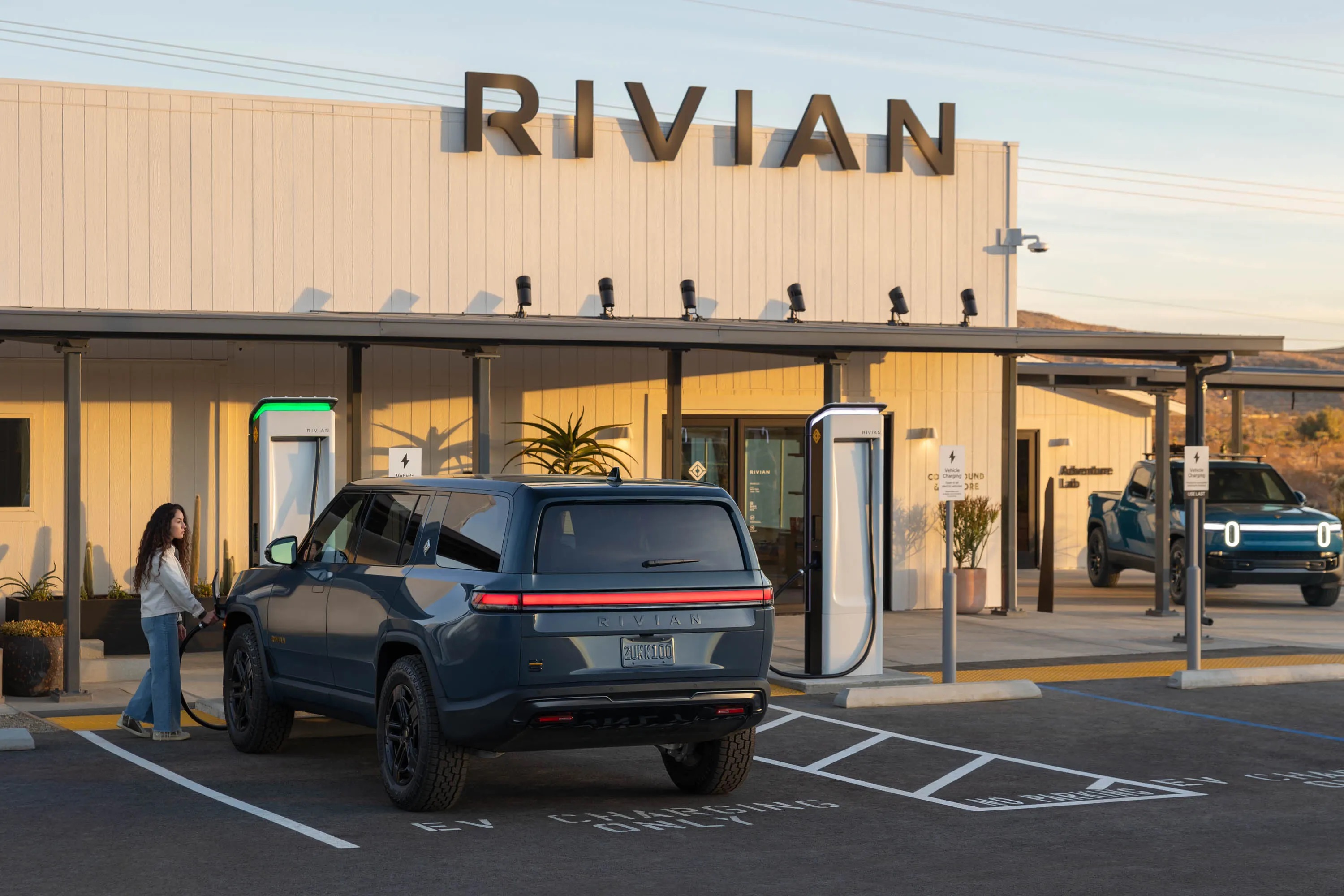 The chargers deliver rapid charging up to 900 volts and feature CCS connectors with support for North American Charging Standard (NACS)-equipped vehicles with an automaker-approved adapter. Image: Rivian