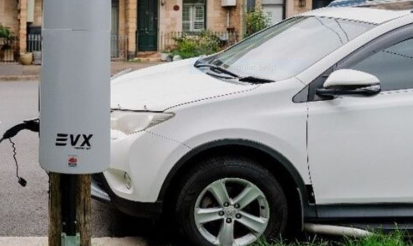 The funding will enable 250 public kerbside EV chargers across Australia. Image: ARENA/EVX