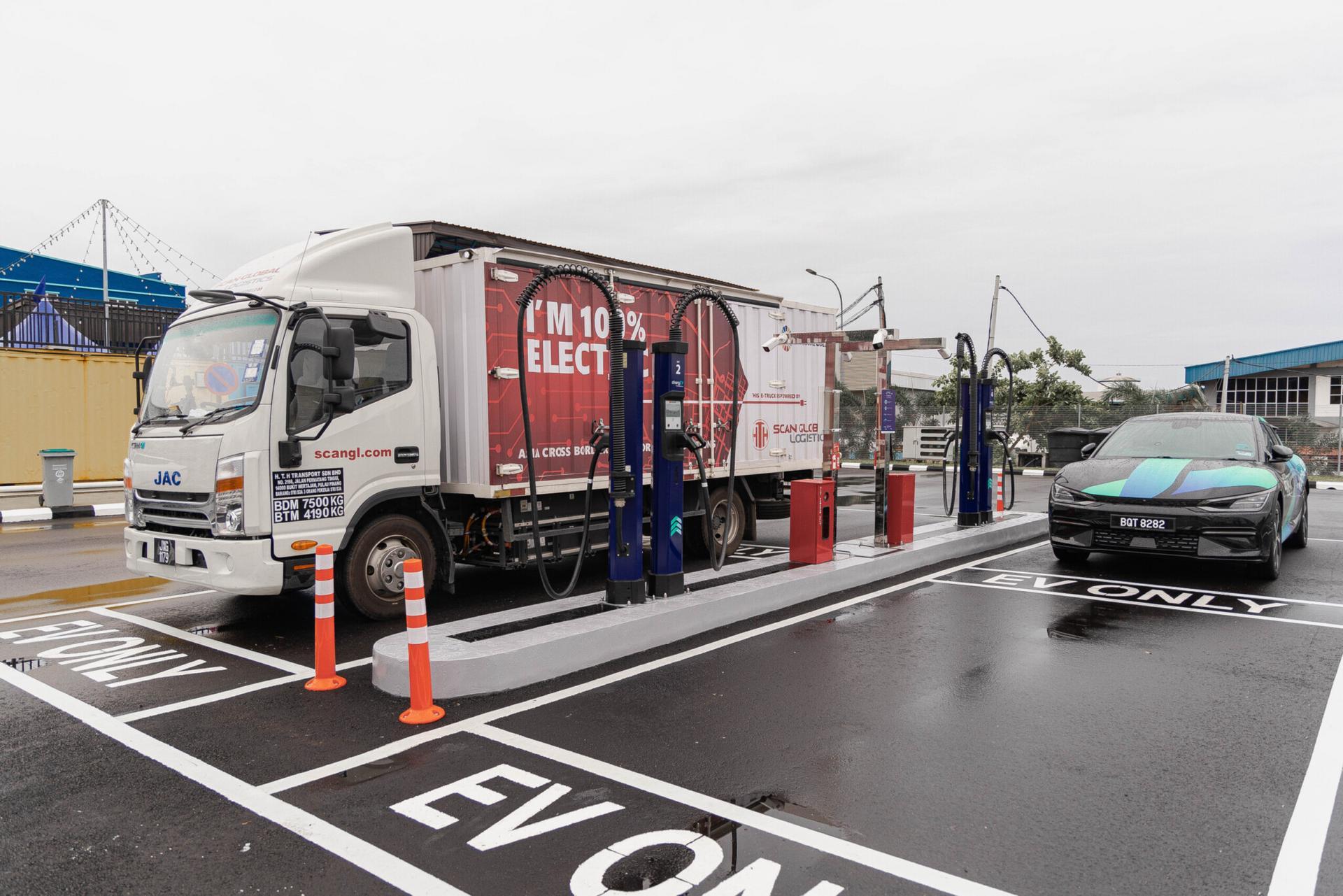 The Malaysian charging hub is built to cater to both passenger EVs and commercial vehicles. Image: Kempower