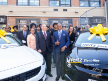 Hertz CEO Stephen Scherr and New York City Mayor Eric Adams launching Hertz Electrifies New York City. Photo: Hertz/NYC