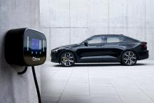 Ohme offers a dynamic smart EV charging system solution for consumers, business and fleets that enables consumers to charge at off-peak times. Photo: Ohme