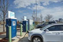 Every month, Flo enables more than one million charging events thanks to over 95,000 fast and level 2 EV charging stations deployed at public, private and residential locations. Photo: Flo