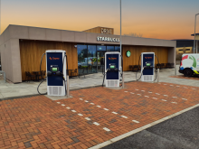 Starbucks UK and Osprey are working together to develop new EV rapid charging locations for Starbucks customers. The first EV charging facility is open at new Starbucks drive-thru on Intown Road in Aberdeen, Scotland. Photo: Osprey Charging