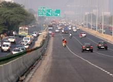 A network of electric roads is planned for a major area of India, with existing diesel buses being replaced by electric models by 2030 – image © courtesy of Pat Smith