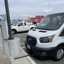 WiTricity is providing wireless charging for the International Transportation Service (ITS) America light-duty fleet at the Port of Long Beach. Depicted in the photo is a Ford Transit Connect powered by WiTricity’s Halo wireless charging unit. Photo: WiTricity