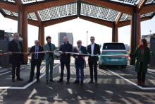 Sales of EVs in January 2025 were up 132% year-on-year in Italy, with over 300,000 fully EVs now registered in the country. Image of the opening ceremony for the Brescia charging station: Fastned